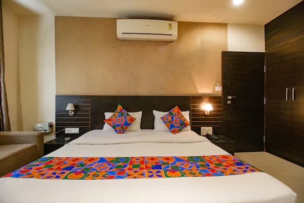 jacuzzi hotel in mp nagar zone 2, bhopal - hotel kamla regency
