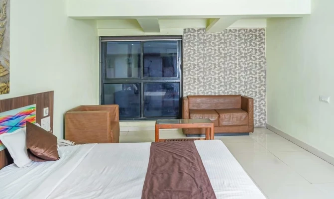 book hotels in hotel lal's plaza bhopal