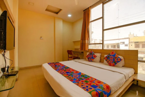 hotel with bar in ashoka garden, bhopal - hotel manpreet