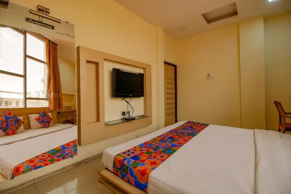 hotel with swimming pool in ashoka garden, bhopal - hotel manpreet