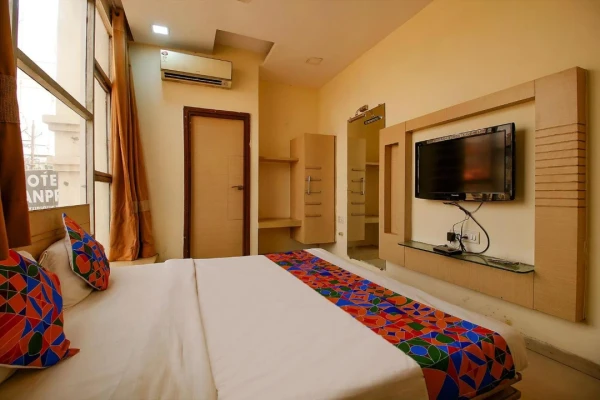hotel with bar in ashoka garden, bhopal - hotel manpreet
