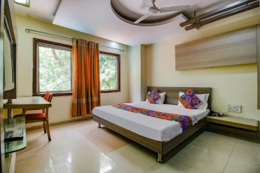 couple hotels in hotel manpreet bhopal