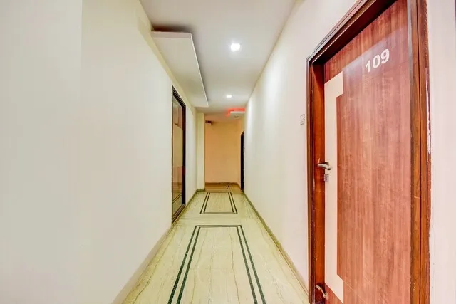 couple hotels in hotel manpreet bhopal