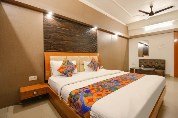 hourly stay hotels in hotel neena palace bhopal