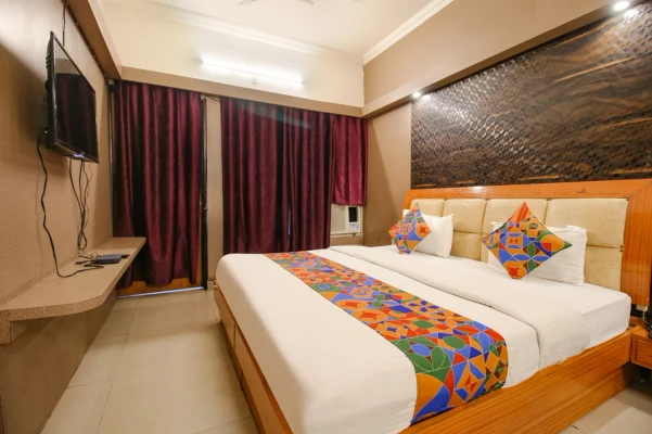 hotel with swimming pool in bairagarh, bhopal - hotel neena palace