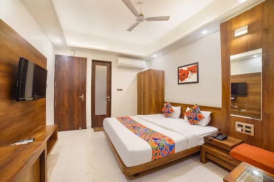 hotel with bar in mp nagar zone 2, bhopal - hotel new mohit regency