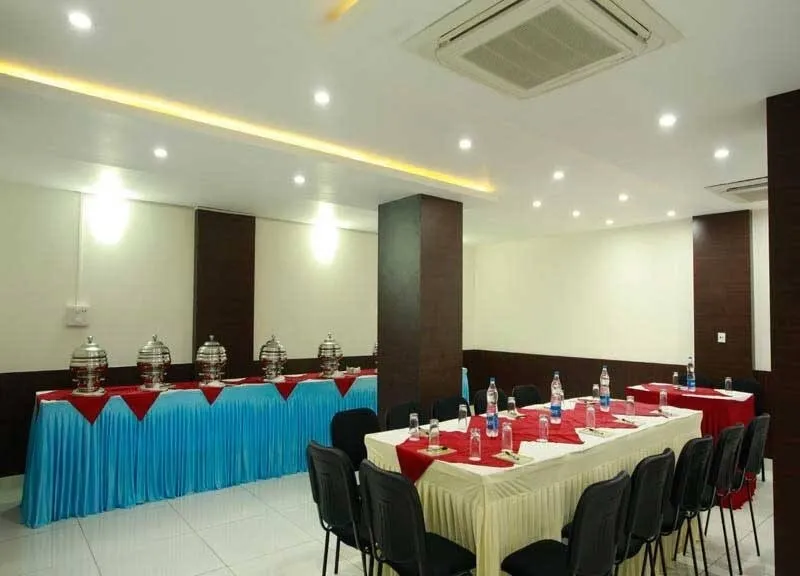 hotel near bhopal airport - hotel new mohit regency