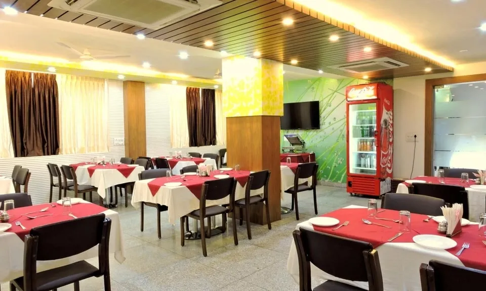 hotel room booking in mp nagar zone 2, bhopal - hotel new mohit regency