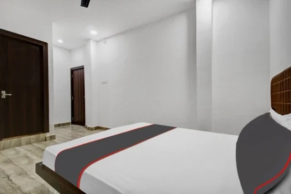 hotel with meeting room in lambakheda bhopal, bhopal - hotel p2 and resort