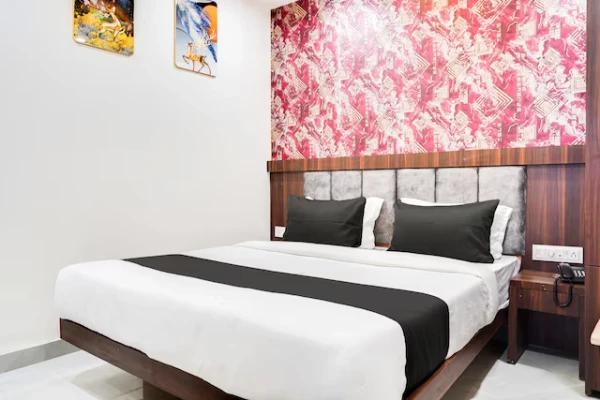 hotel with free parking in chetak bridge, bhopal - hotel panchwati regency