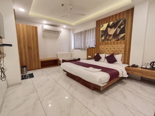 hotel in mp nagar zone 1, bhopal for family - hotel purple orchid