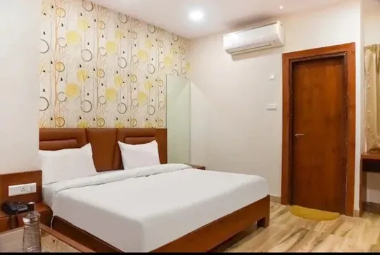 hotel with party hall in danish nagar, bhopal - hotel raj regent