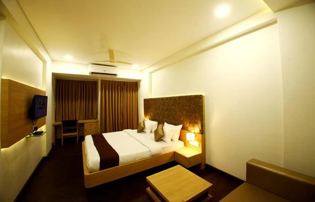 top hotels in hotel rajdoot gaurav bhopal