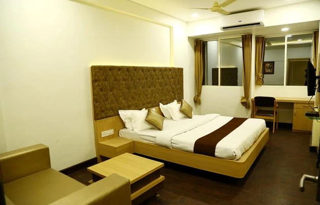 flexible hotel booking in hotel rajdoot gaurav bhopal