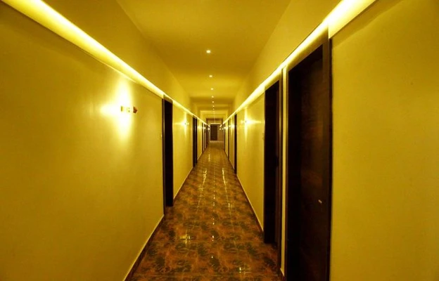 tourist hotels in hotel rajdoot gaurav bhopal