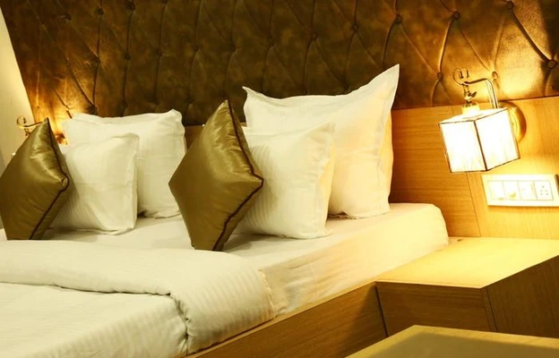 luxury hotels in hotel rajdoot gaurav bhopal