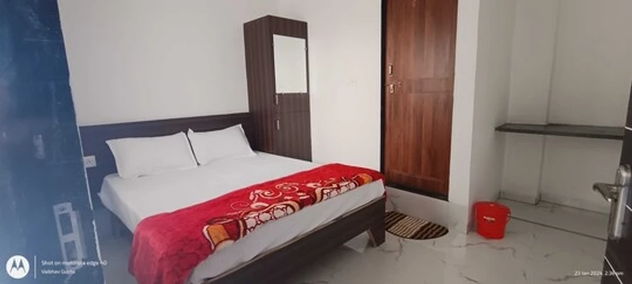 hotel with bar in saket nagar, bhopal - hotel regal park
