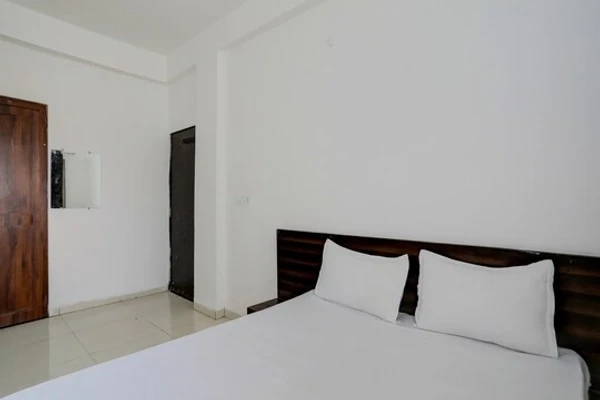 business travel hotels in hotel regal park bhopal