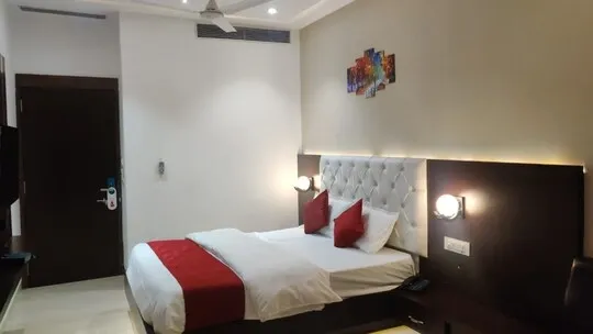 best business hotels in hotel relax bhopal