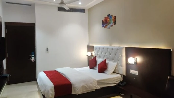 best hotel stay in hotel relax bhopal