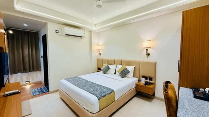hotel in mp nagar zone 1, bhopal for couples - hotel roop cliff