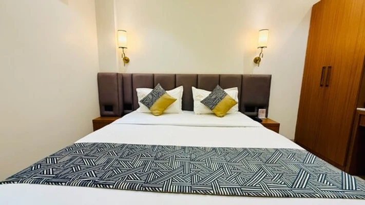 best hotels for few hours in hotel roop cliff bhopal