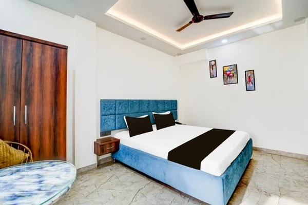 tourist hotels in hotel royal palace bhopal