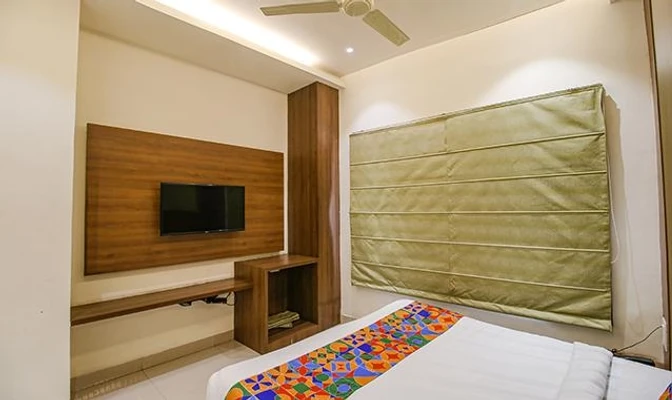 hotel with swimming pool in railway station, bhopal - hotel royal palace