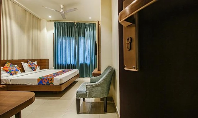 best corporate hotels in hotel royal palace bhopal