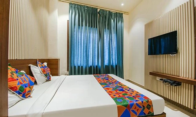 hotels for few hours in hotel royal palace bhopal