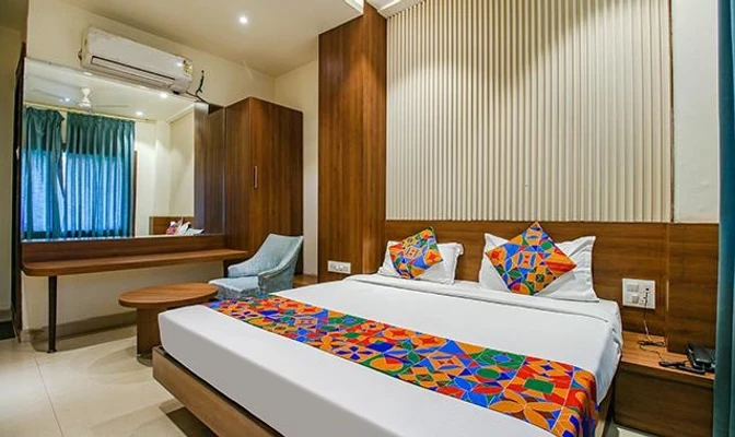 hotel with free parking in railway station, bhopal - hotel royal palace
