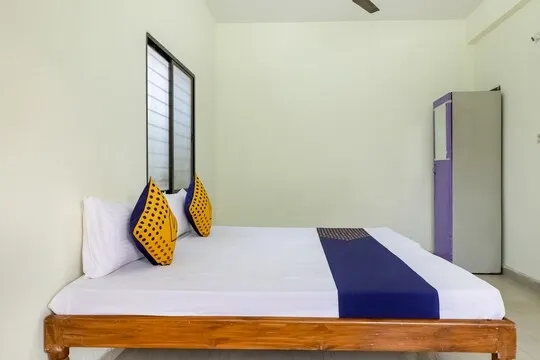 hotel with swimming pool in chetak bridge, bhopal - hotel saavi internationals