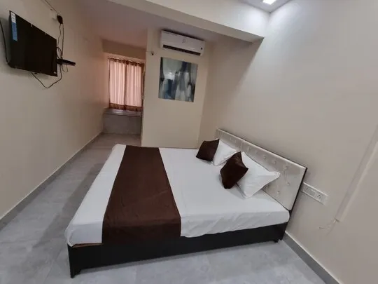 best luxury hotels in hotel sanskar bhopal