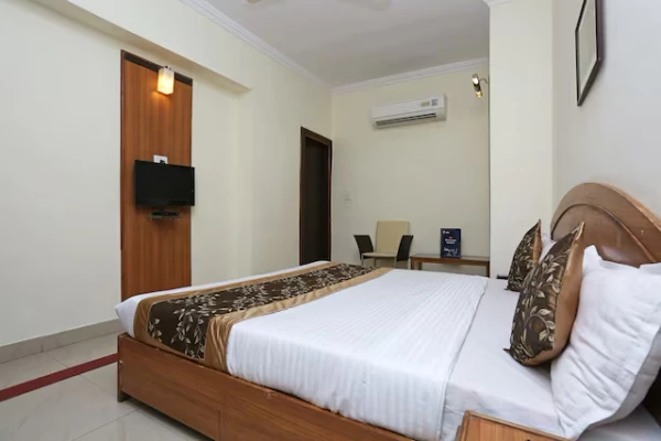 hotel near bhopal airport - hotel satya vilas