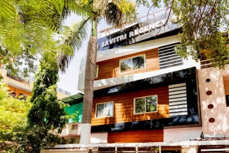 hotel with bar in new market, bhopal - hotel savitri regency