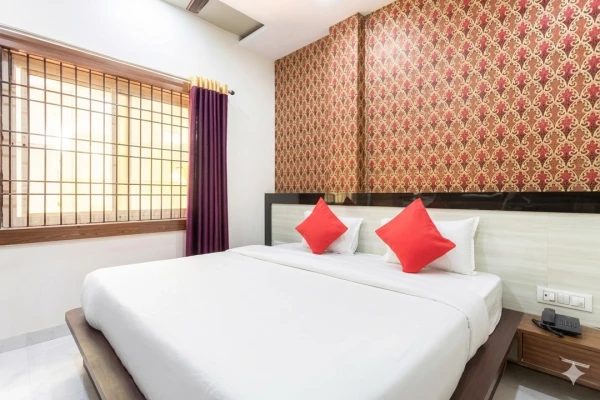 family hotel with pool in new market, bhopal - hotel savitri regency