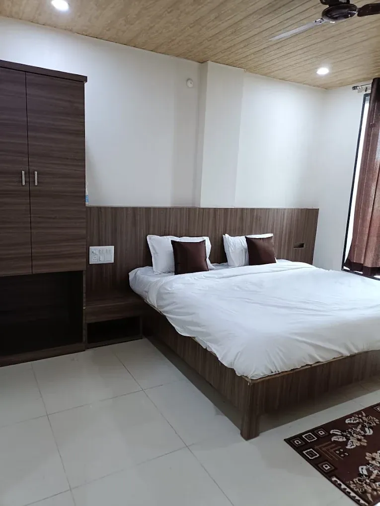 honeymoon hotels in hotel shri balaji bhopal