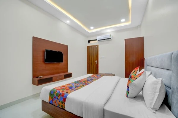 hotel with gym in kolar road, bhopal - hotel shri vinayak