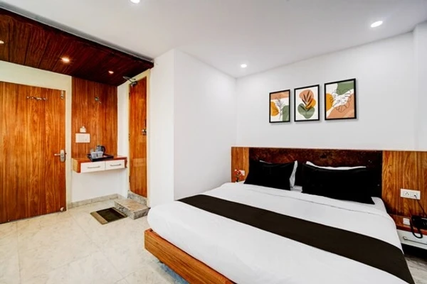couple hotels in hotel silk route palace bhopal