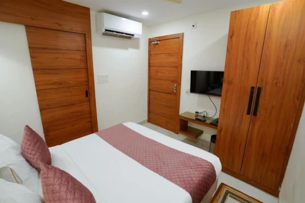 hotel with meeting room in railway station, bhopal - hotel surya