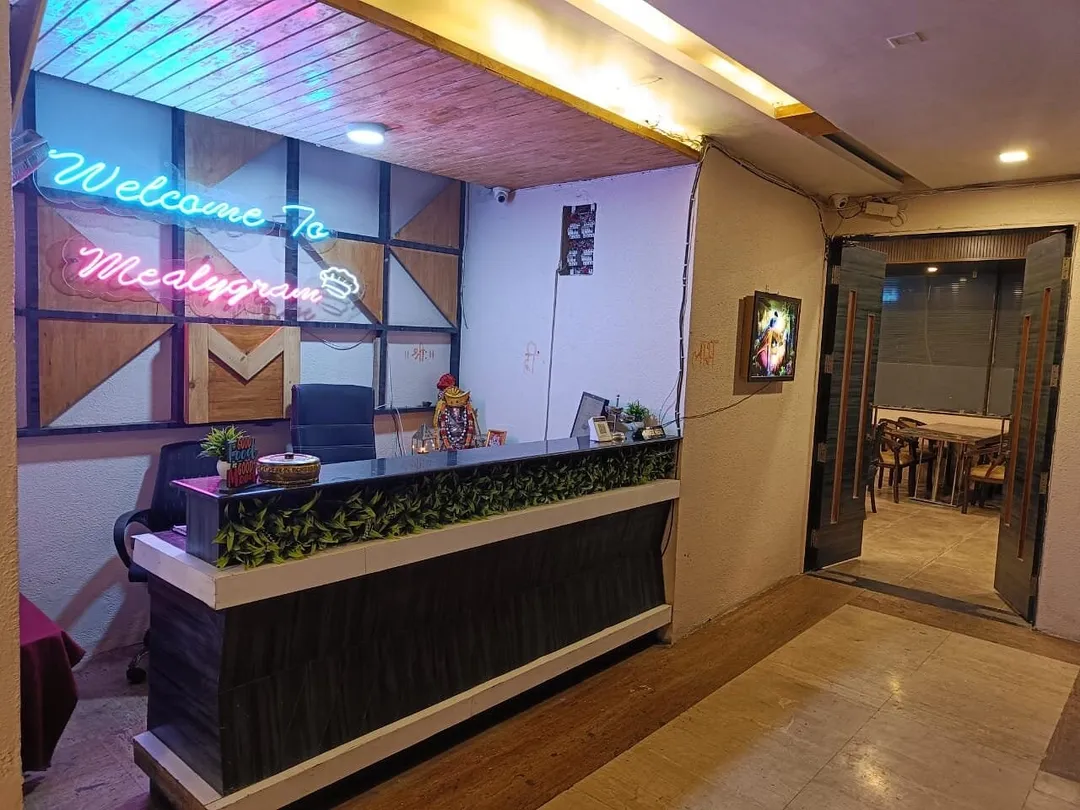 hotel stay in hotel the bentree bhopal