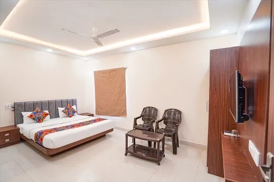 hotel with bar in kolar road, bhopal - hotel the ganesha oasis