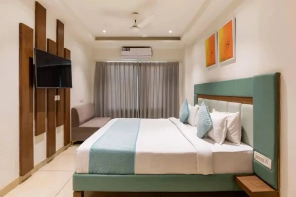 hotel with swimming pool in mp nagar zone 2, bhopal - hotel the oasis