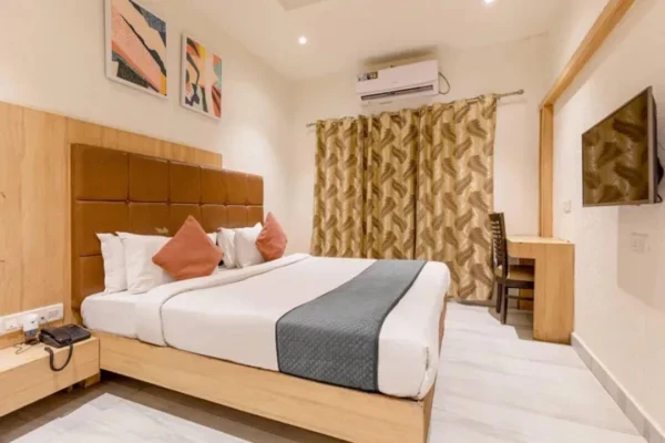 top hotels in hotel the oasis bhopal