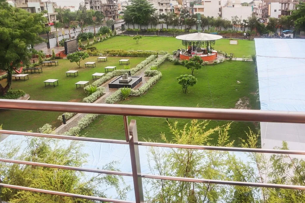 day time hotels in hotel the villa bhopal