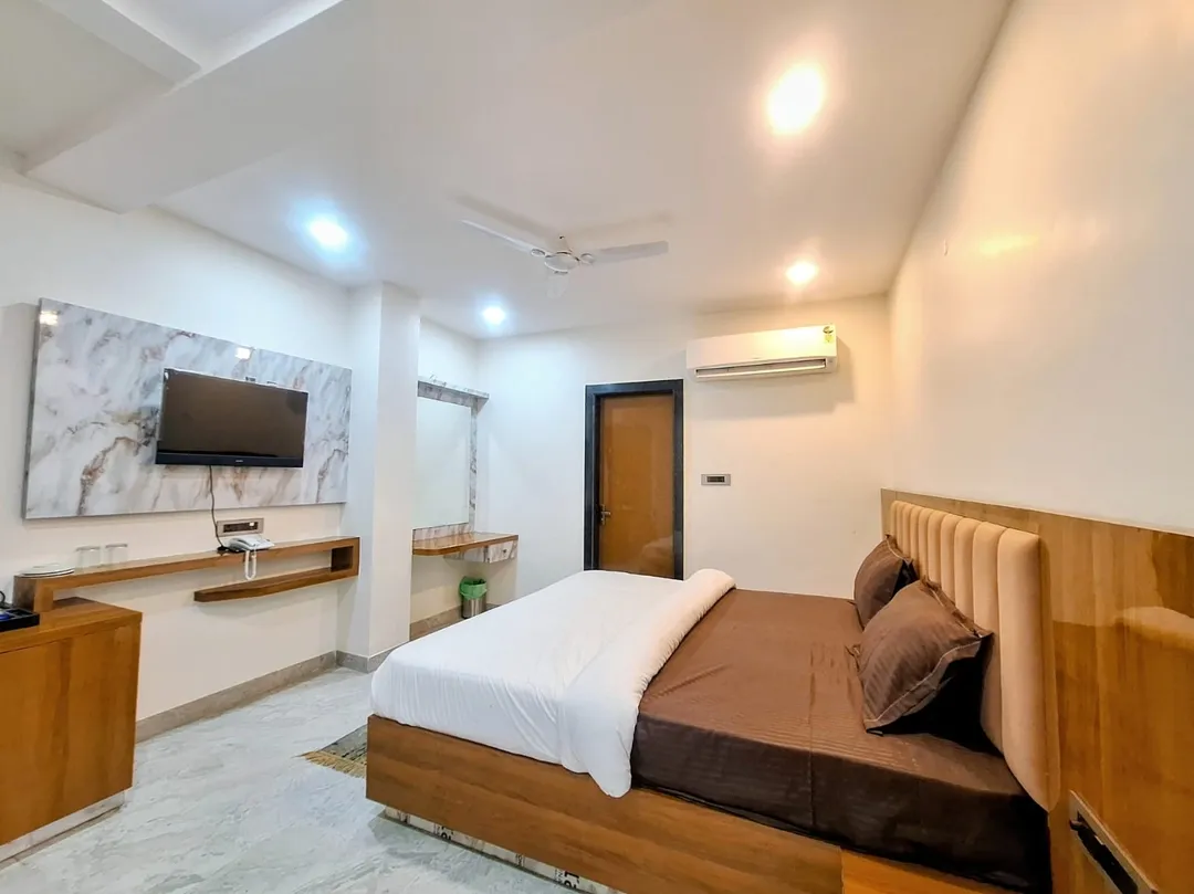 hotel in shahpura, bhopal for couples - hotel the vinayak