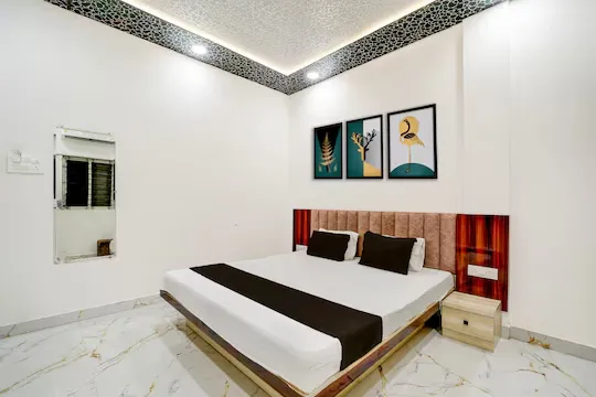 cheap and best hotels in hotel trisha's bhopal