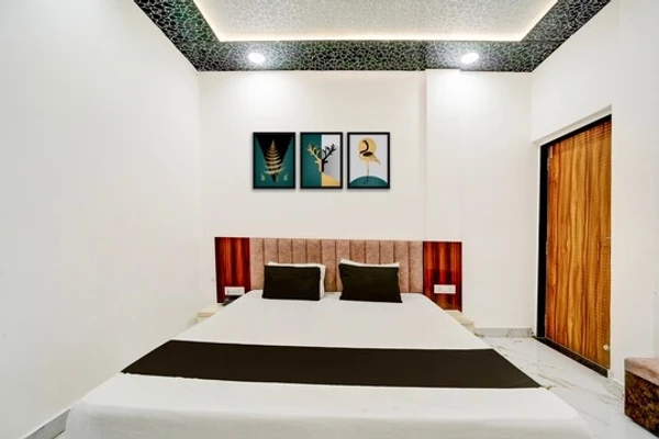 group holiday hotels in hotel trisha's bhopal