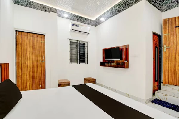 couple friendly hotels in hotel trisha's bhopal