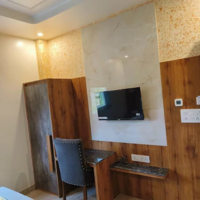 best business hotels in hotel white lily (a unit of amrit hotel) bhopal
